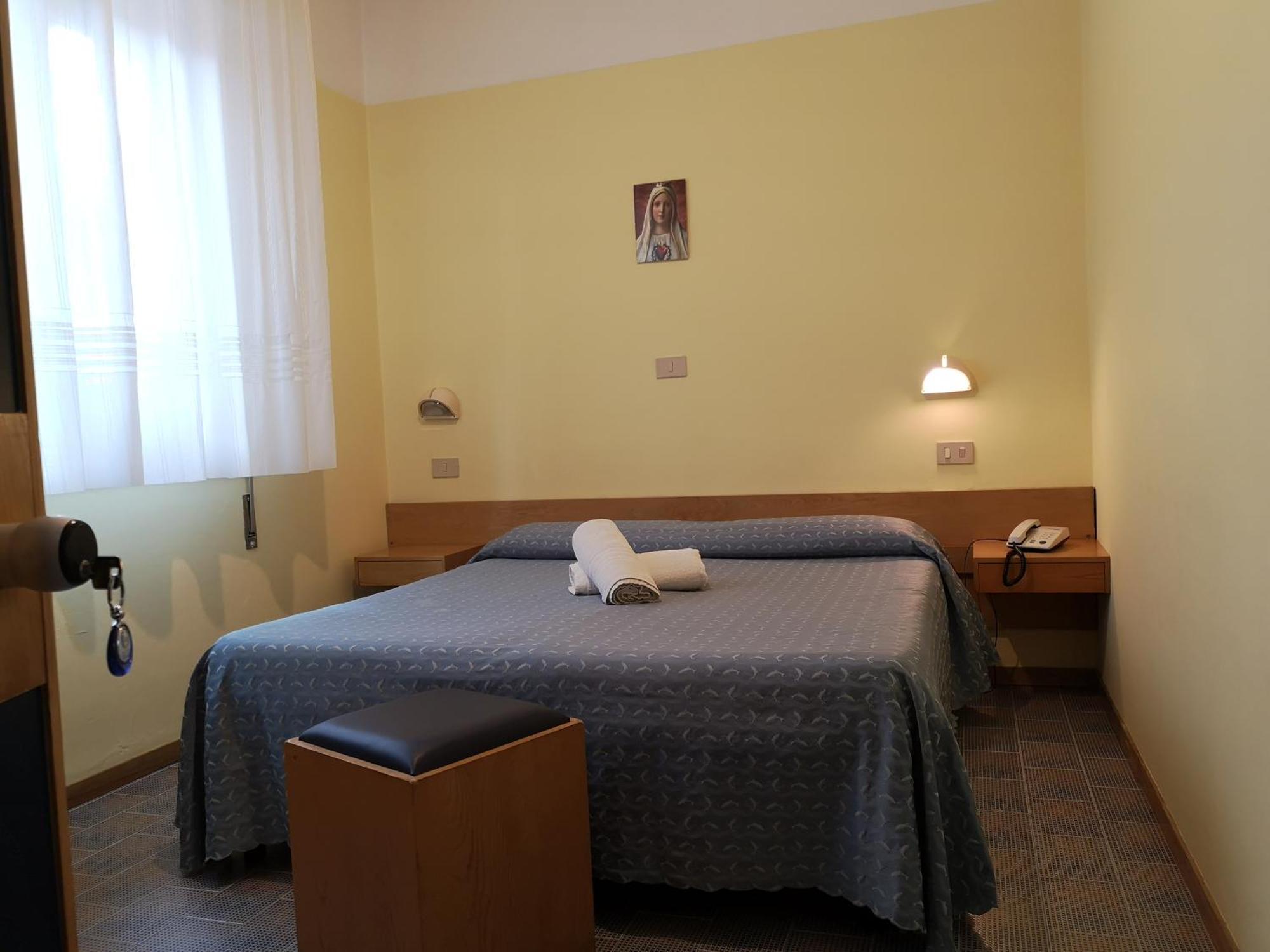 Hotel Nives Riccione Szoba fotó